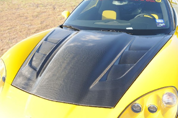 kingsnake racing c6.k after installation of CF wing, CF hood and ZR1 replic