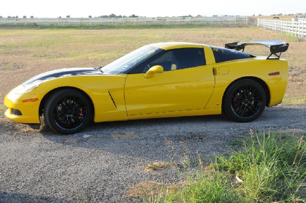 kingsnake racing c6.k after installation of CF wing, CF hood and ZR1 replic