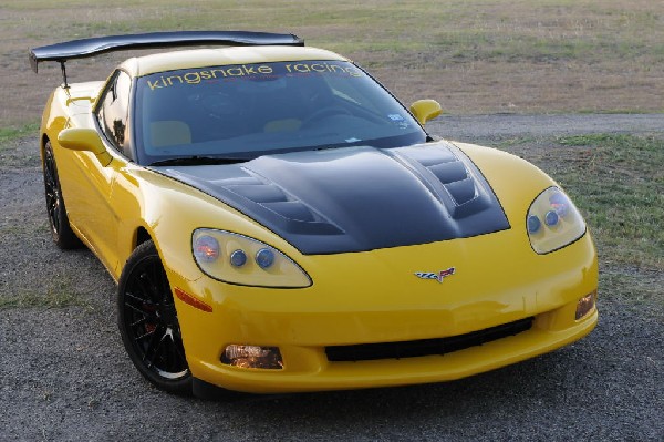 kingsnake racing c6.k after installation of CF wing, CF hood and ZR1 replic