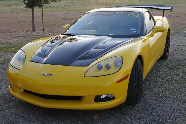 kingsnake racing c6.k after installation of CF wing, CF hood and ZR1 replic