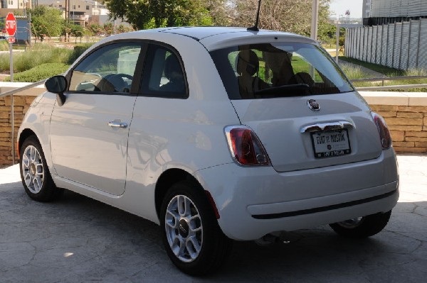 Fiat 500 - Dealership walkthru - 06/27/11 Austin Fiat - Austin Texas