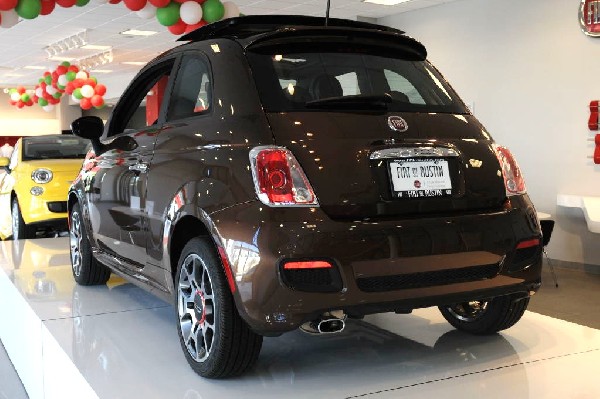 Fiat 500 - Dealership walkthru - 06/27/11 Austin Fiat - Austin Texas