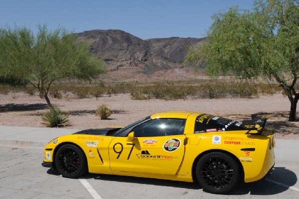 kingsnake racing visits Vivid Racing outside Phoenix